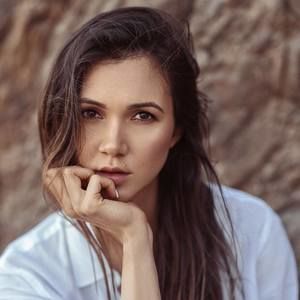 Meet your Posher, Atlana